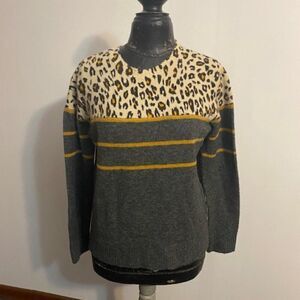 Beachlunchlounge Gray/Gold Leopard stripe pullover sweater, size M